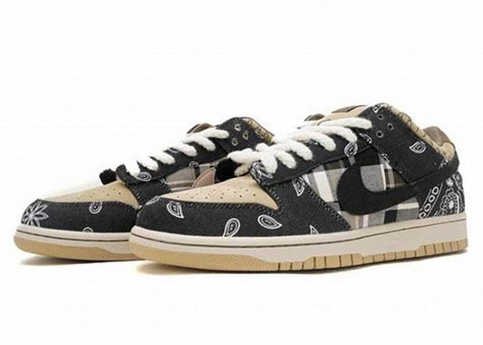 SB DUNK LOW X TRAVIS SCOTT